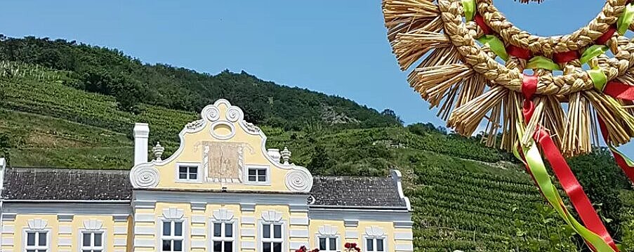 Vinaria - Österreichs Zeitschrift für Weinkultur: Tipp: Kellerschlössel-Heuriger der Domäne Wachau